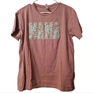 Live and tell embossed mama graphic tee!